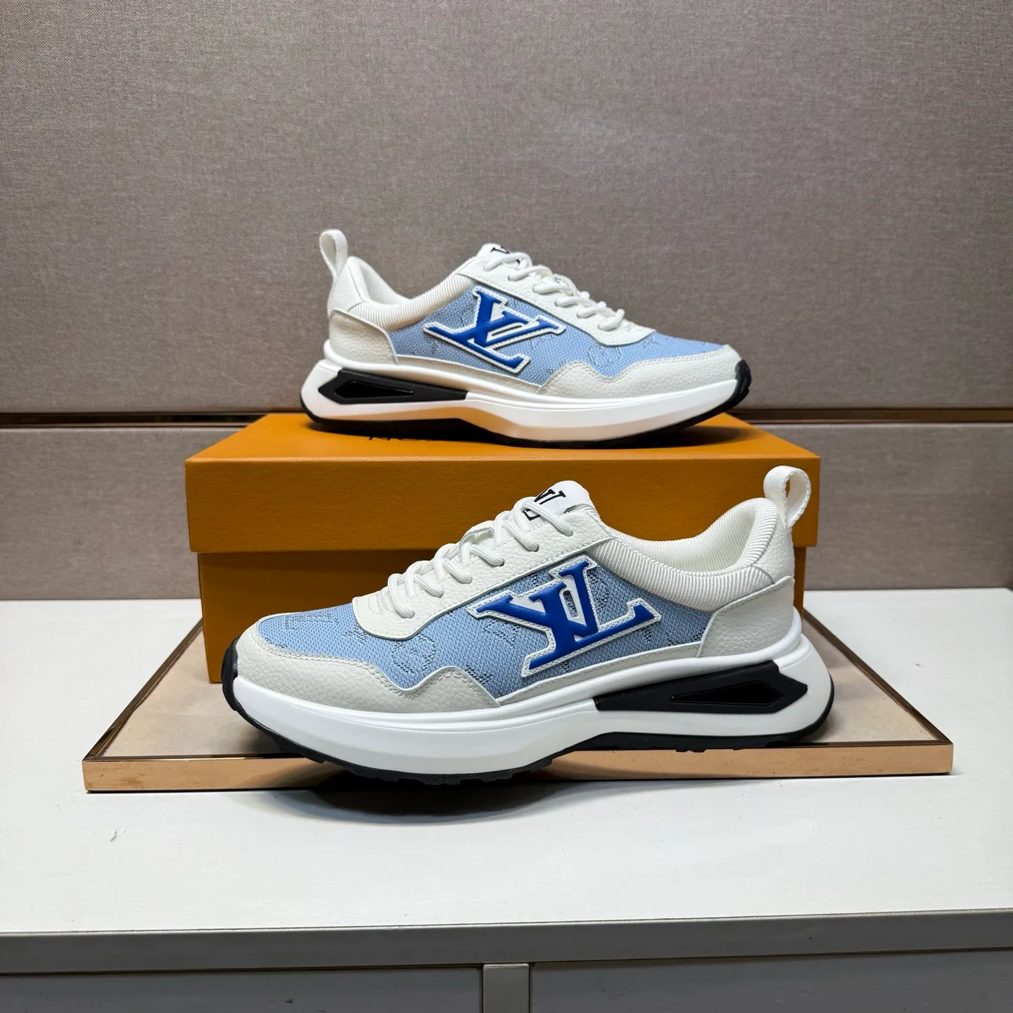 Men's men's shoes 💰pp462【LV～】men's casual shoes 2025z cabinet sales simultaneously 🔶Size: 38-44 #️⃣ 🔷3 colors🔜The upper is made of multi-material splicing➕Mesh lining, comfortable and breathable, sole: original comfortable and wear-resistant outsole, ⚠️real thing📱photographed🎬real thing is better📢📢📢